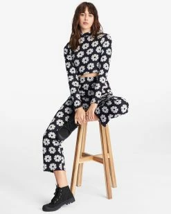 Billabong Daisy Days Cropped Bodycon Long Sleeve Top BLACK 9 Billabong Daisy Days Cropped Bodycon Long Sleeve Top BLACK -billabong shop abjkt00458 billabongw blk frt10