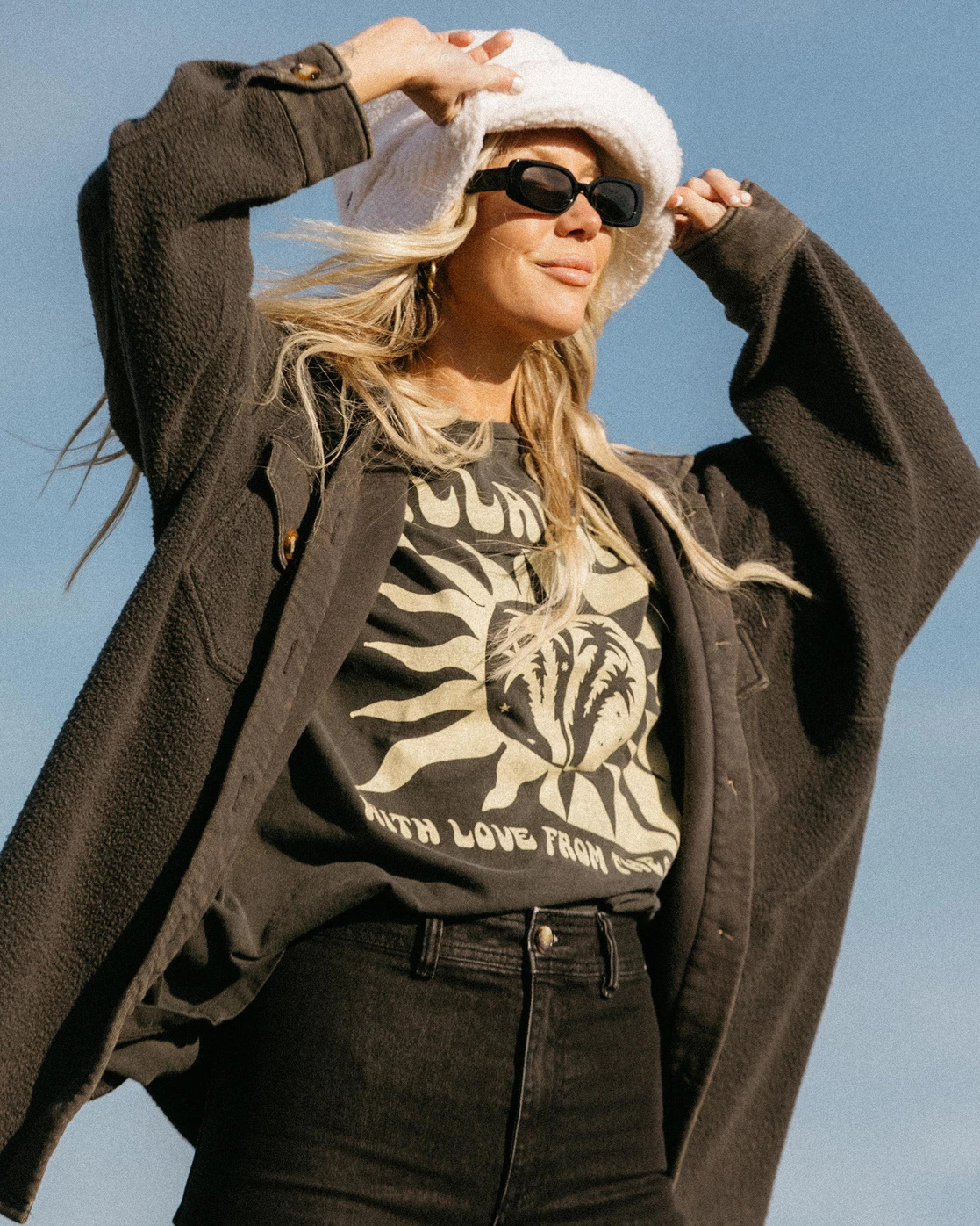 Billabong With Love From The Sun Oversized Graphic Boyfriend T-Shirt OFF BLACK (ofb) 1 Billabong With Love From The Sun Oversized Graphic Boyfriend T-Shirt OFF BLACK (ofb)